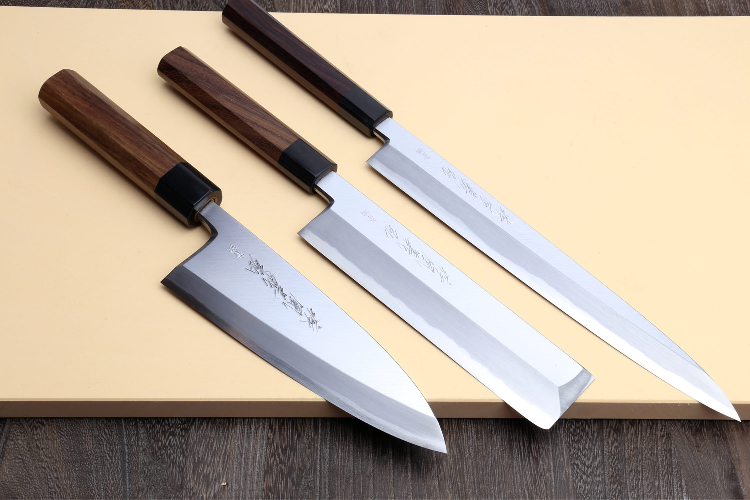 Looking For The Best Japanese Knife? Have A Look Over Here!